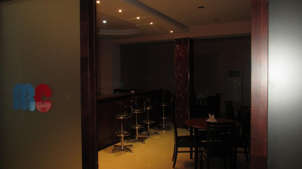 Max Comfort Hotel Kʼutʼaisi Exterior foto